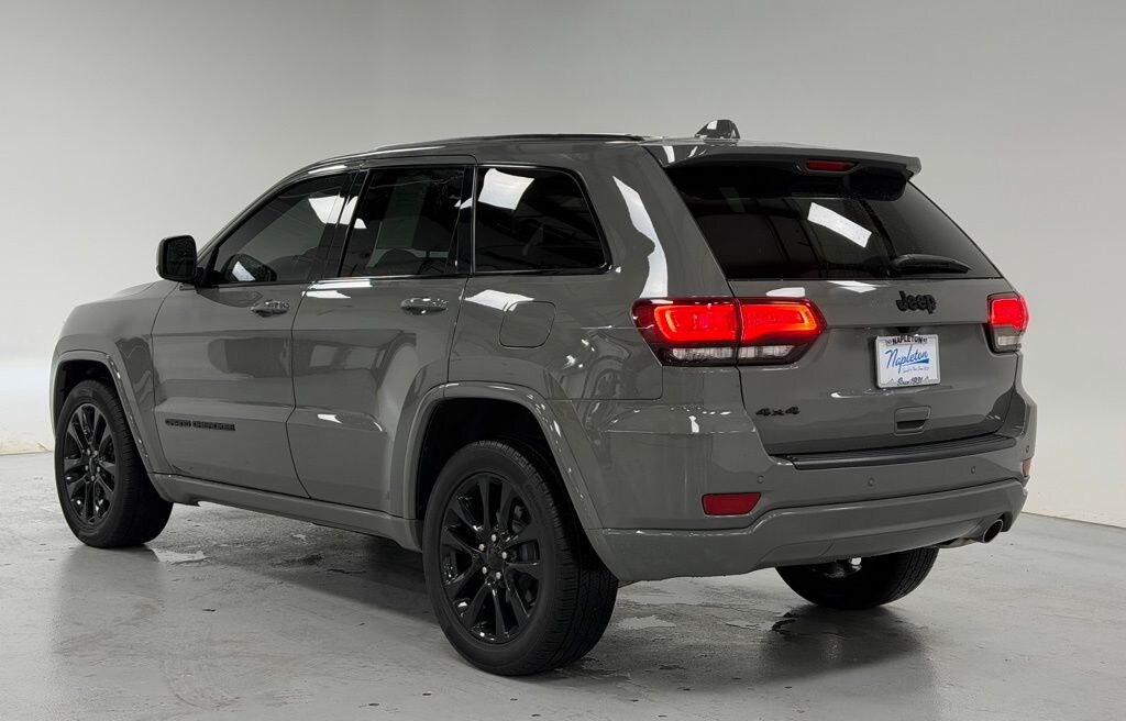 Used 2020 Jeep Grand Cherokee Laredo SUV