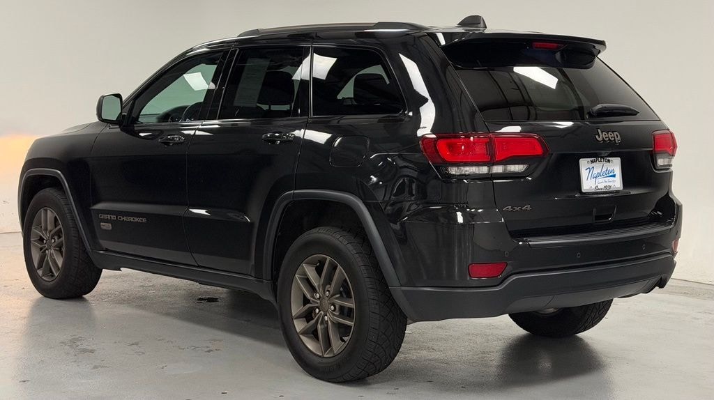Used 2016 Jeep Grand Cherokee Laredo SUV
