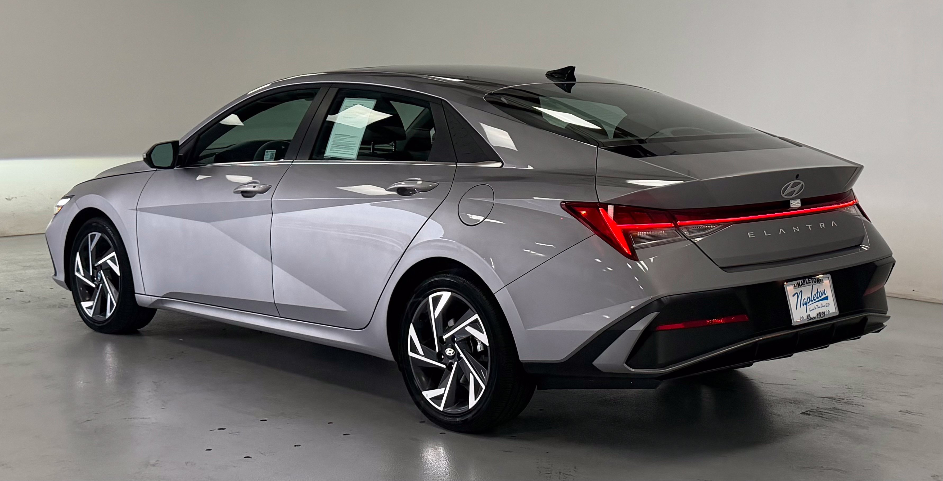 Certified 2025 Hyundai Elantra SEL Convenience Sedan
