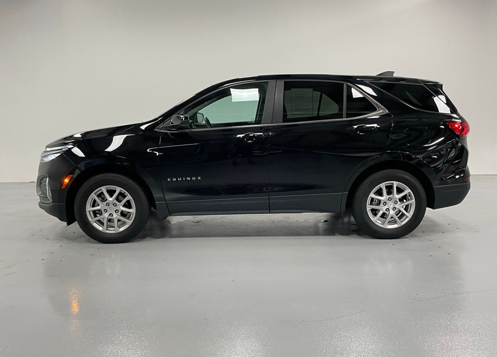 2023 Chevrolet Equinox photo 2