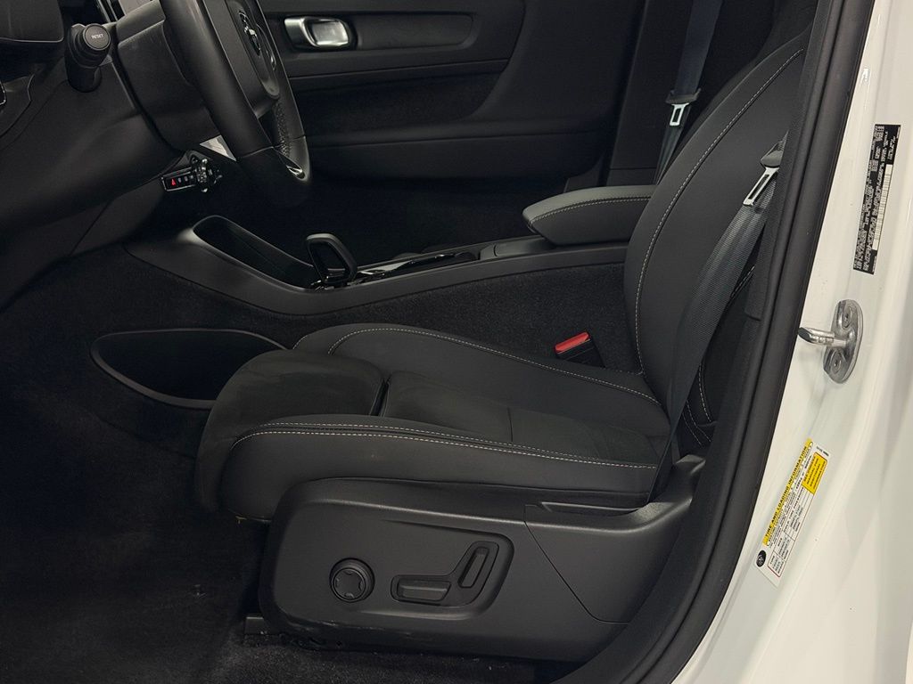 2023 Volvo C40 Plus - Photo 11