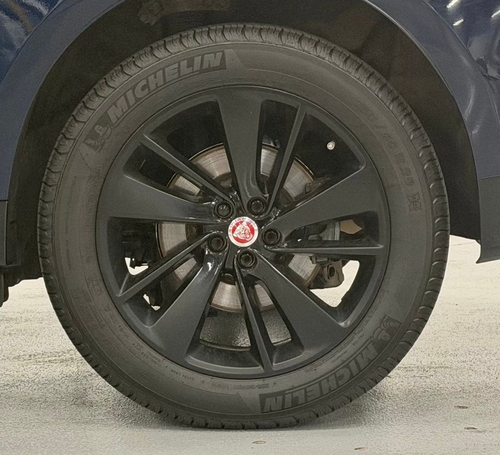 2022 Jaguar F-Pace S - Photo 8