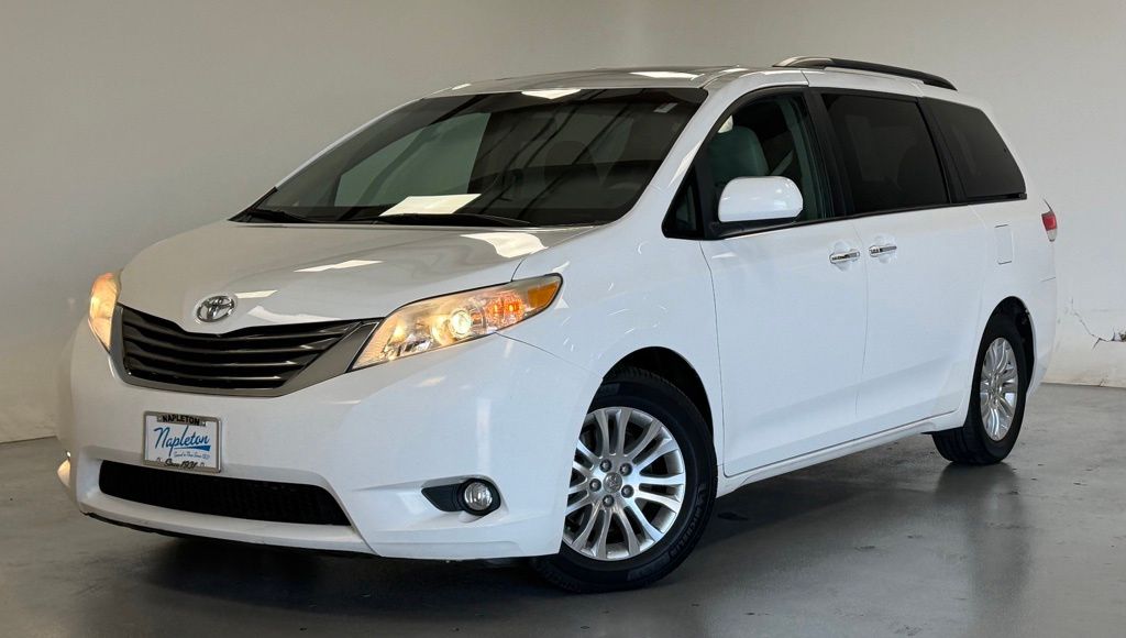 2014 Toyota Sienna XLE