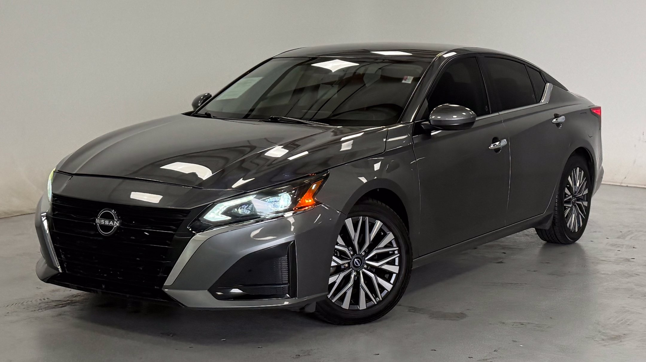 2023 Nissan Altima 2.5 SV Sedan