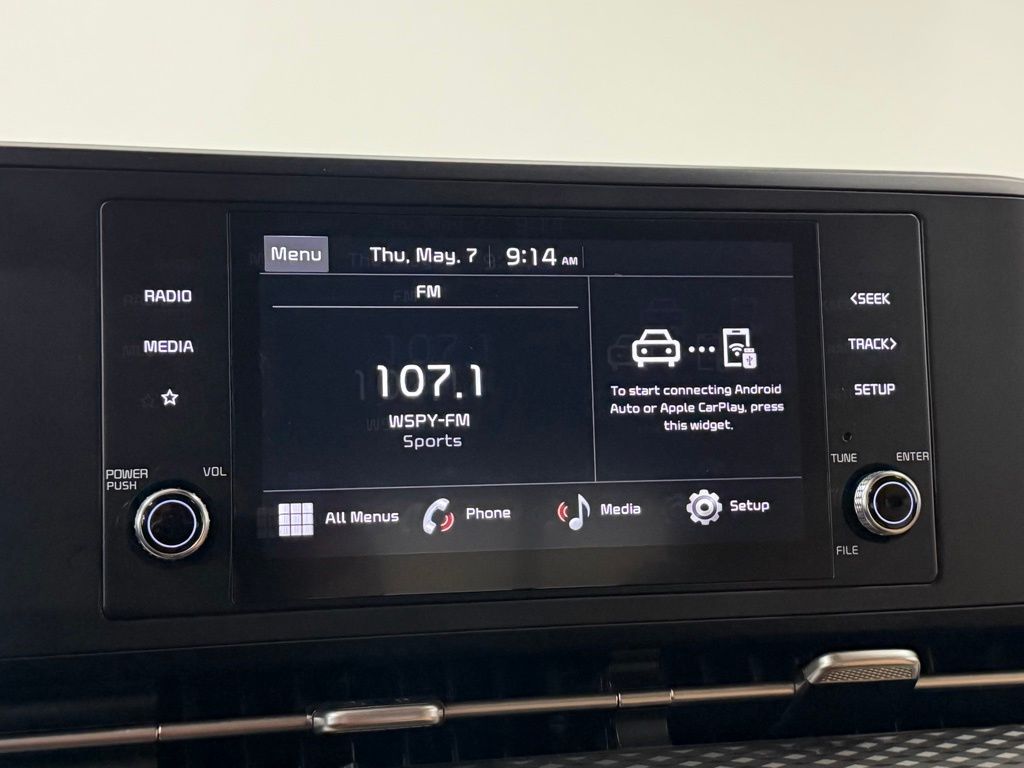 2023 Kia Carnival LX Seat Pkg - Photo 17