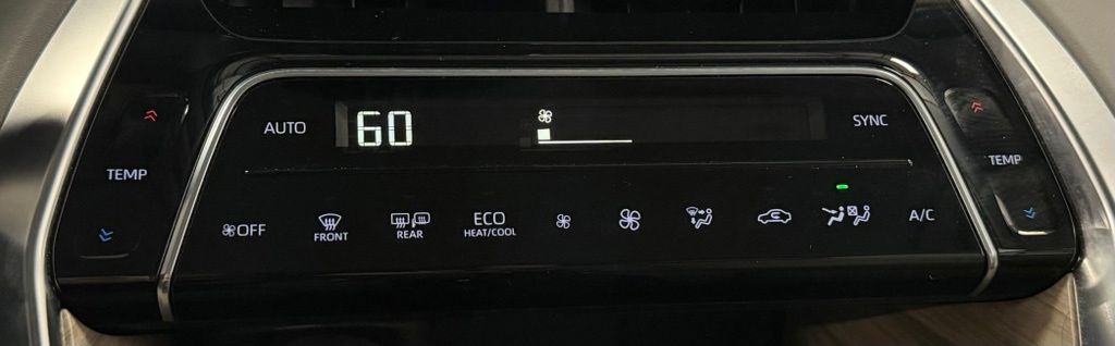 2024 Toyota Venza XLE - Photo 20