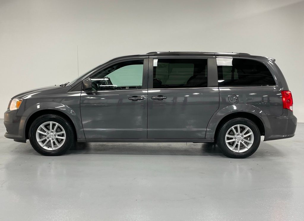 Used 2019 Dodge Grand Caravan SXT with VIN 2C4RDGCG9KR717809 for sale in Aurora, IL