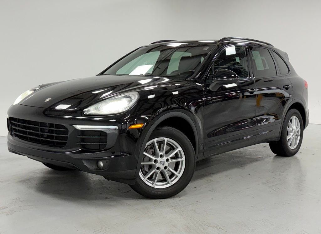 2016 Porsche Cayenne Base's photo