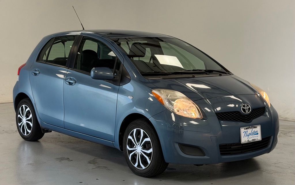 2010 Toyota Yaris Base - Photo 6