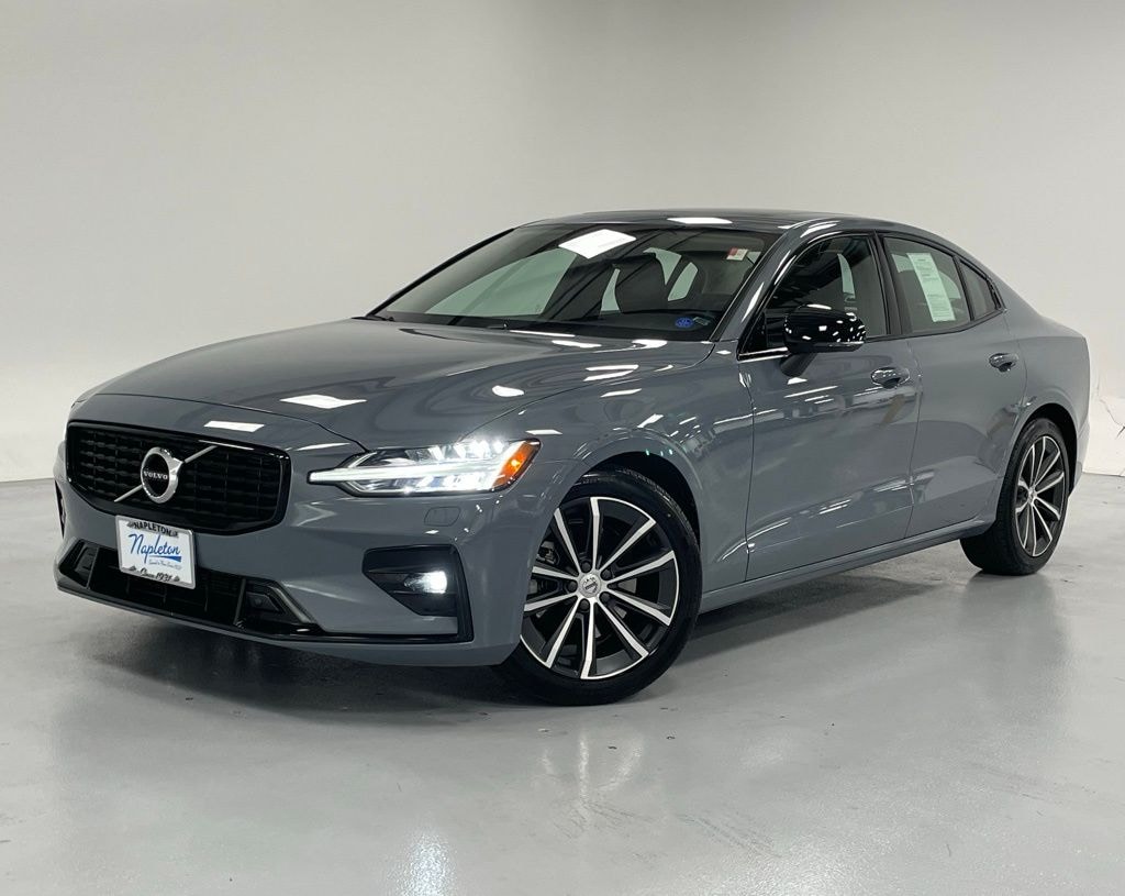 Used 2022 Volvo S60 B5 AWD Momentum Sedan