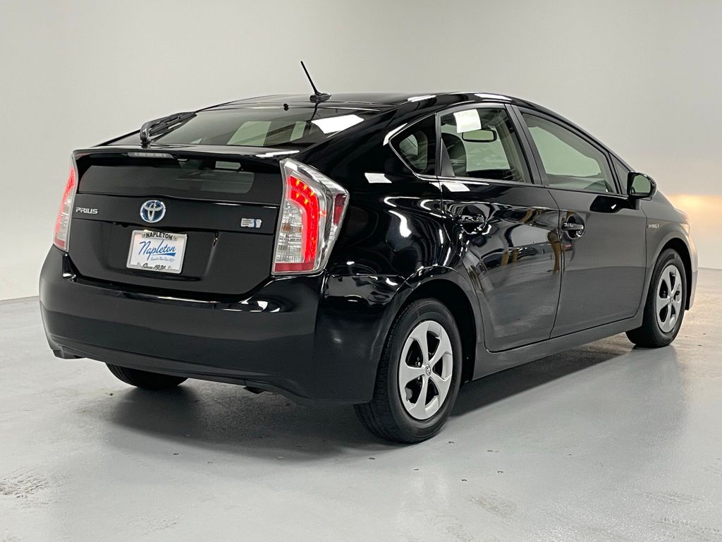 2015 Toyota Prius Four photo 4