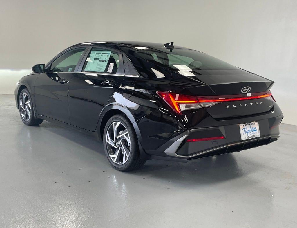 New 2025 Hyundai Elantra Hybrid Limited Sedan
