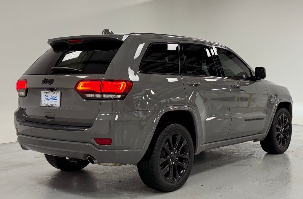 Used 2020 Jeep Grand Cherokee Laredo SUV