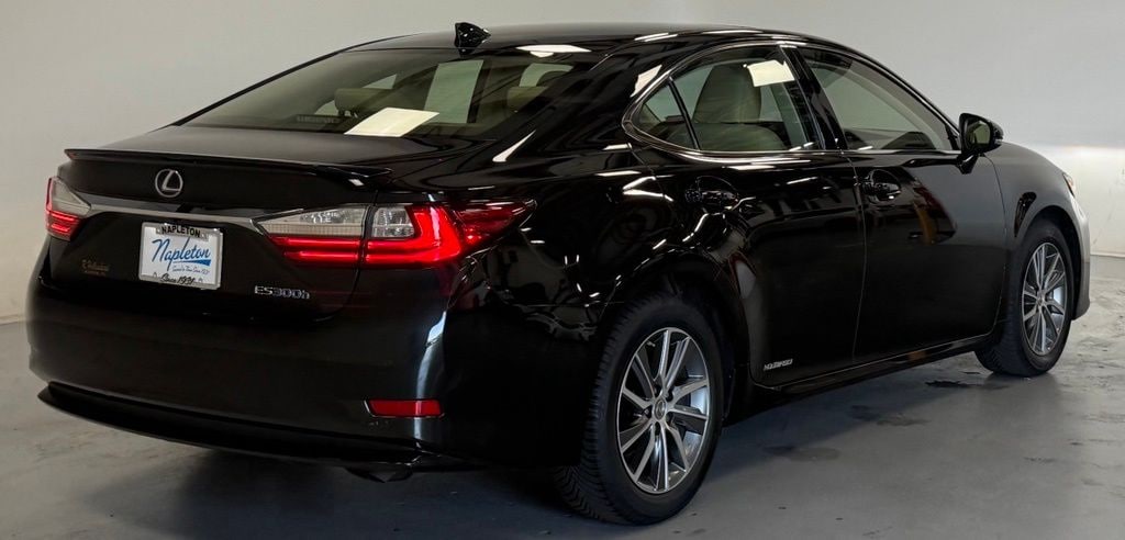 Used 2017 Lexus ES 300h 300h Sedan