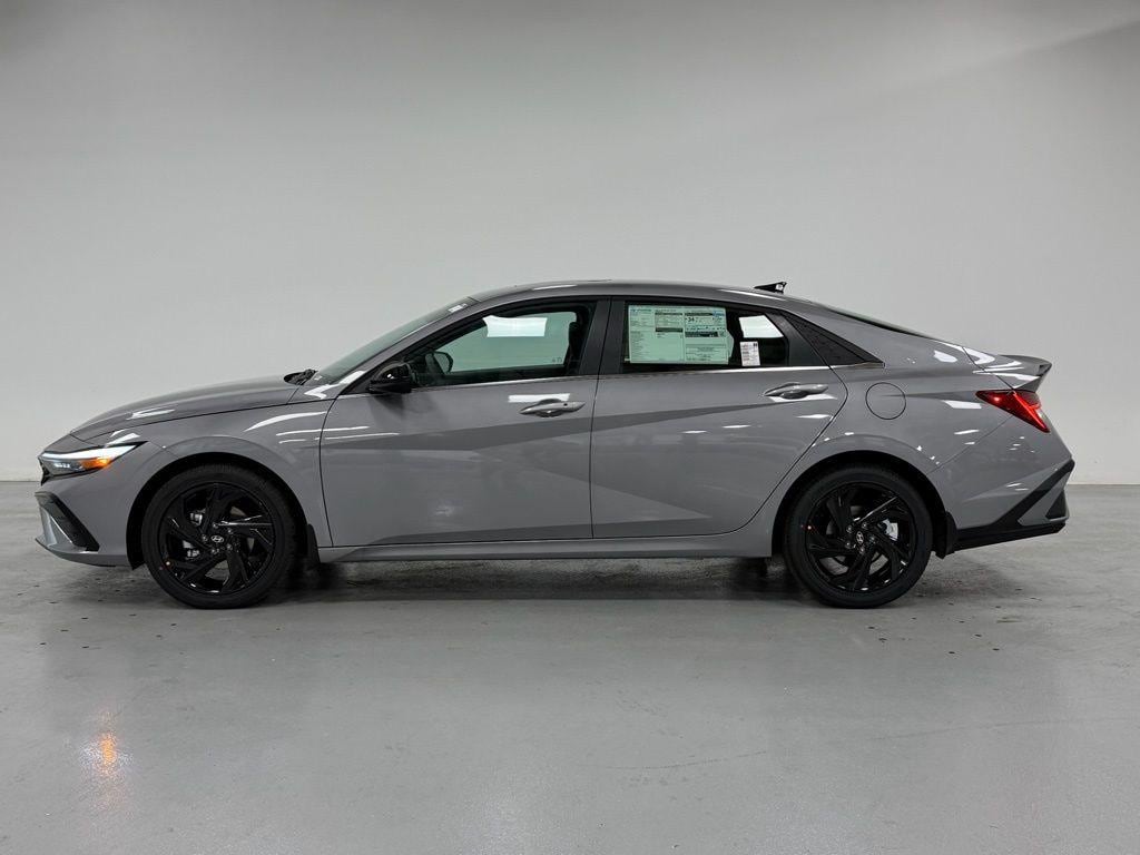 2026 Hyundai Elantra 2.0 SEL Sport Premium's photo