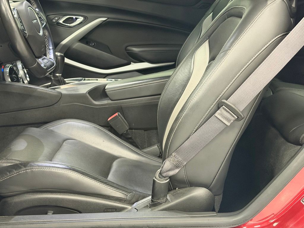 2017 Chevrolet Camaro 2LT - Photo 12