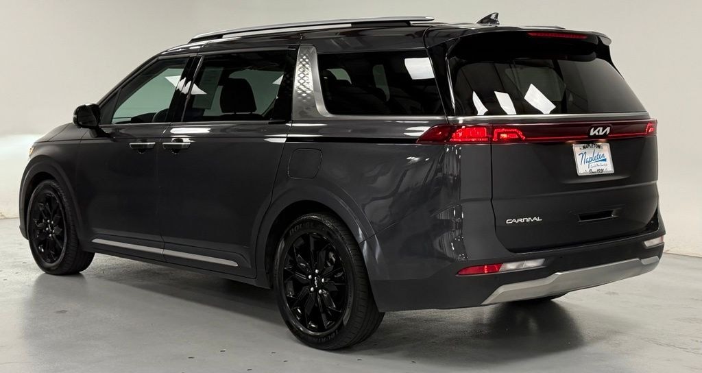 Used 2023 Kia Carnival SX MPV