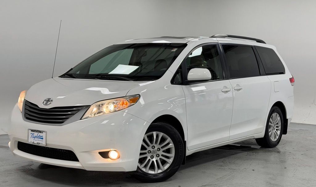 2014 Toyota Sienna XLE