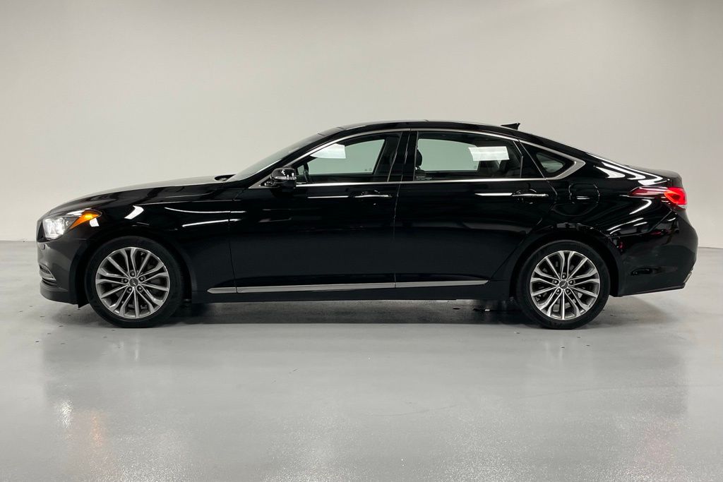 2015 Hyundai Genesis 3.8 photo 2