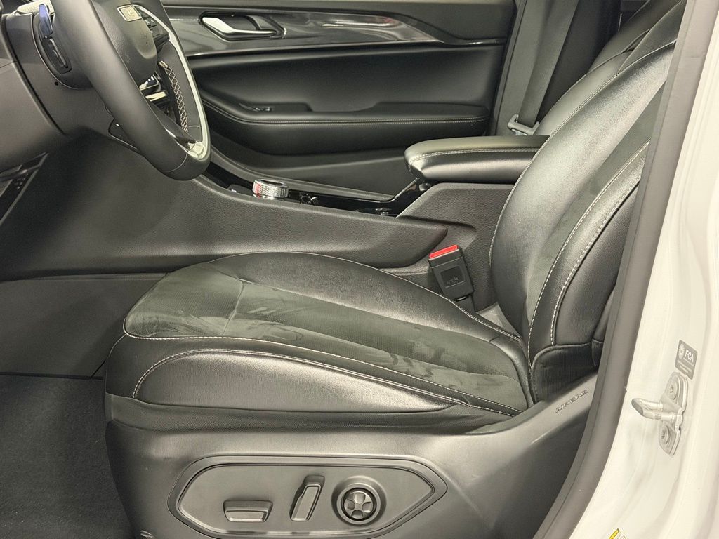 2023 Jeep Grand Cherokee Altitude - Photo 12