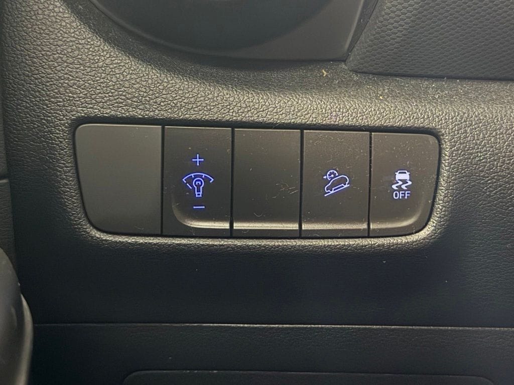 2023 Hyundai Kona SEL - Photo 13