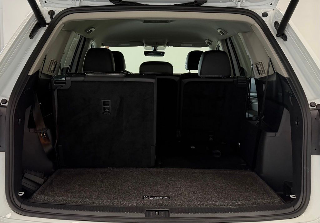 2023 Volkswagen Atlas SE w/Tech - Photo 25