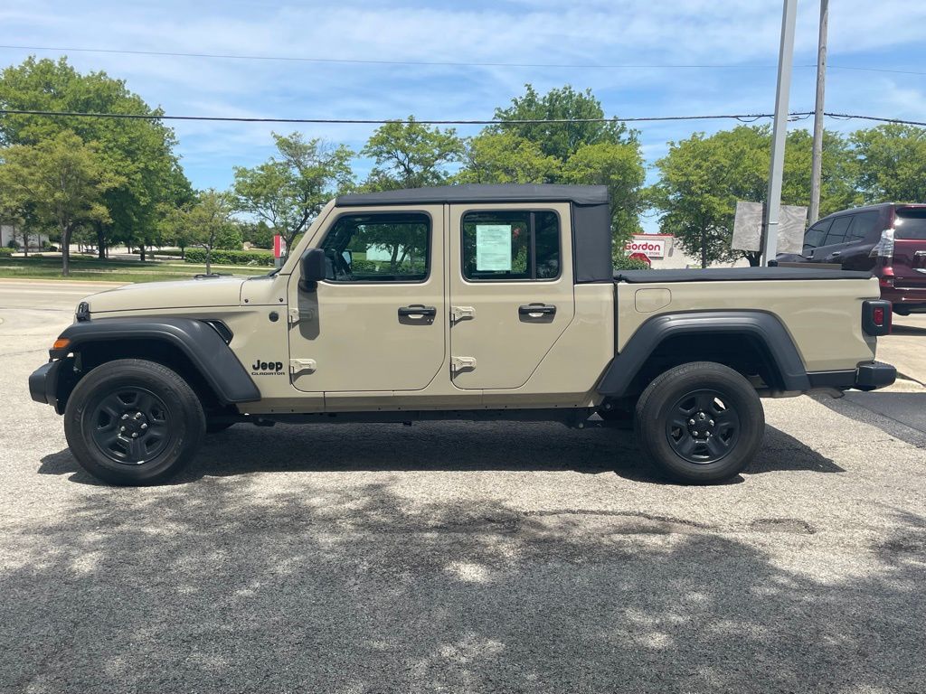 Used 2022 Jeep Gladiator Sport with VIN 1C6HJTAG4NL167326 for sale in Aurora, IL