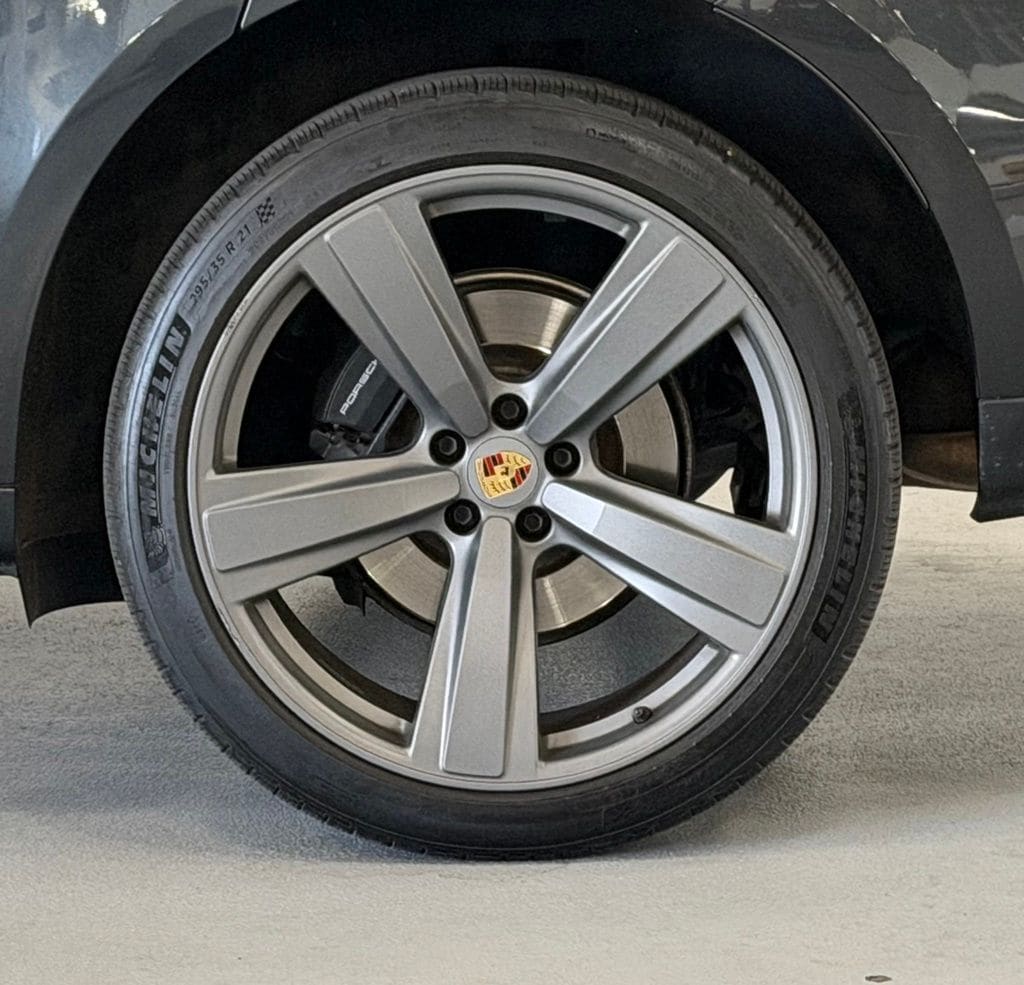 2023 Porsche Macan T - Photo 8