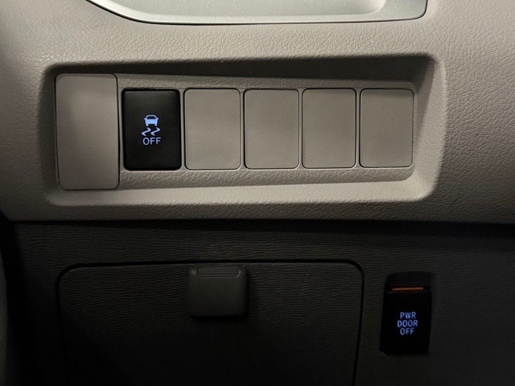 2015 Toyota Sienna LE - Photo 12
