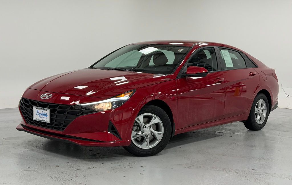 2022 Hyundai Elantra SE's photo