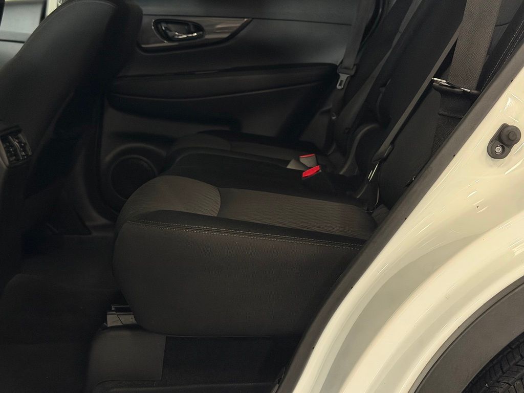 2019 Nissan Rogue SV - Photo 24