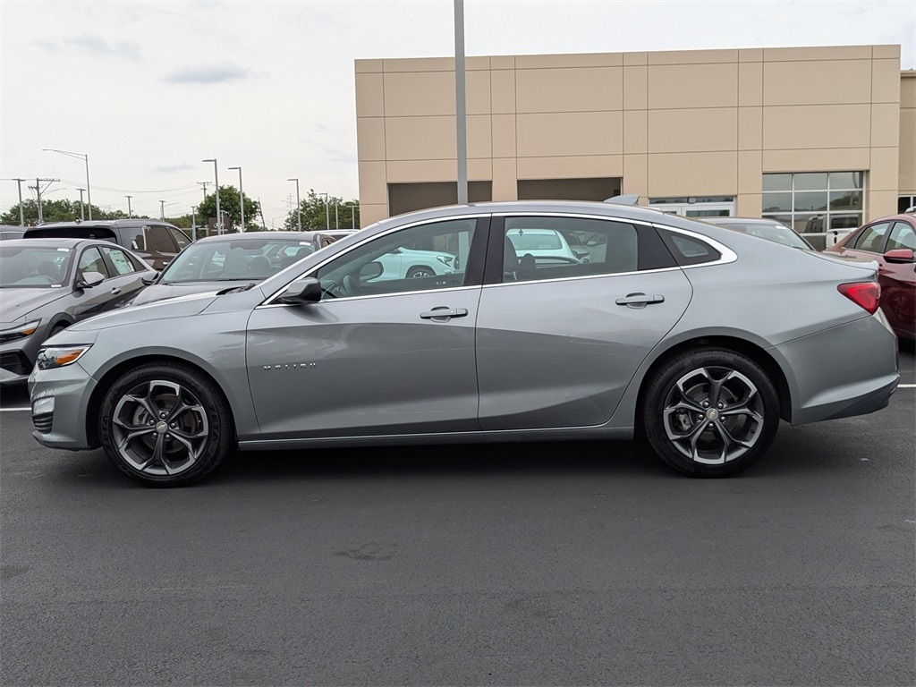 Used 2024 Chevrolet Malibu 1LT with VIN 1G1ZD5ST9RF109513 for sale in Aurora, IL