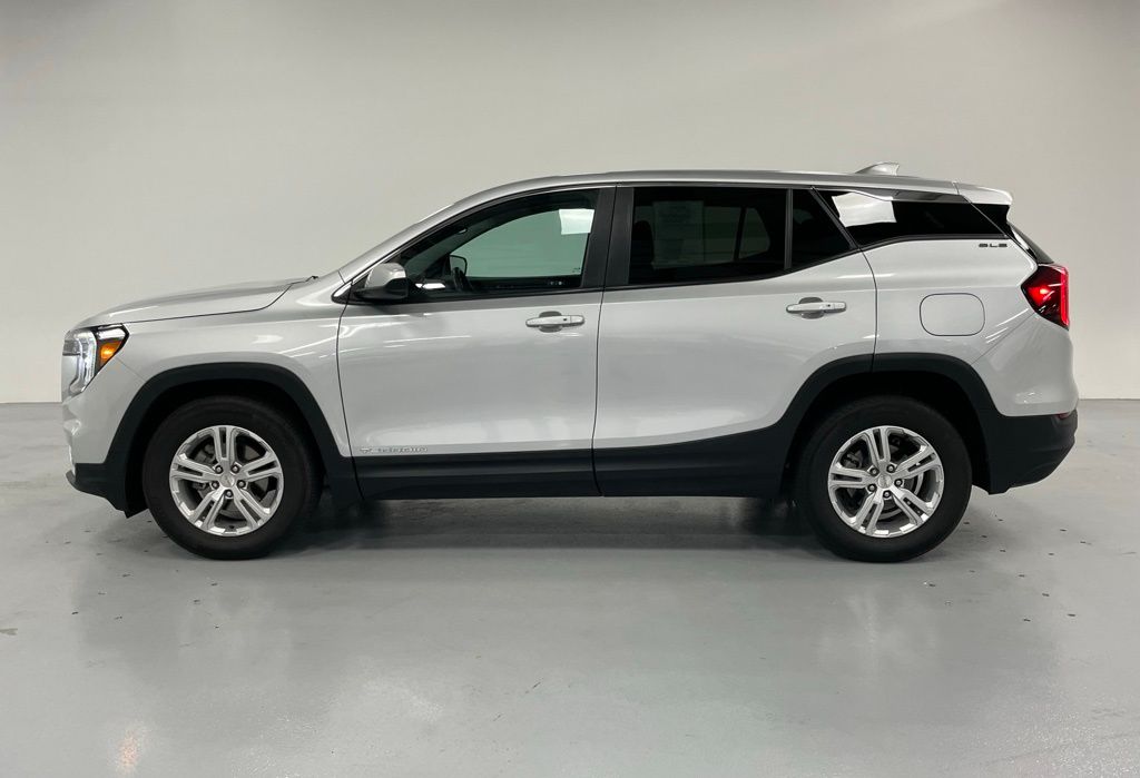 2022 Gmc Terrain SLE photo 2