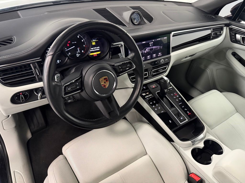 2023 Porsche Macan T - Photo 11