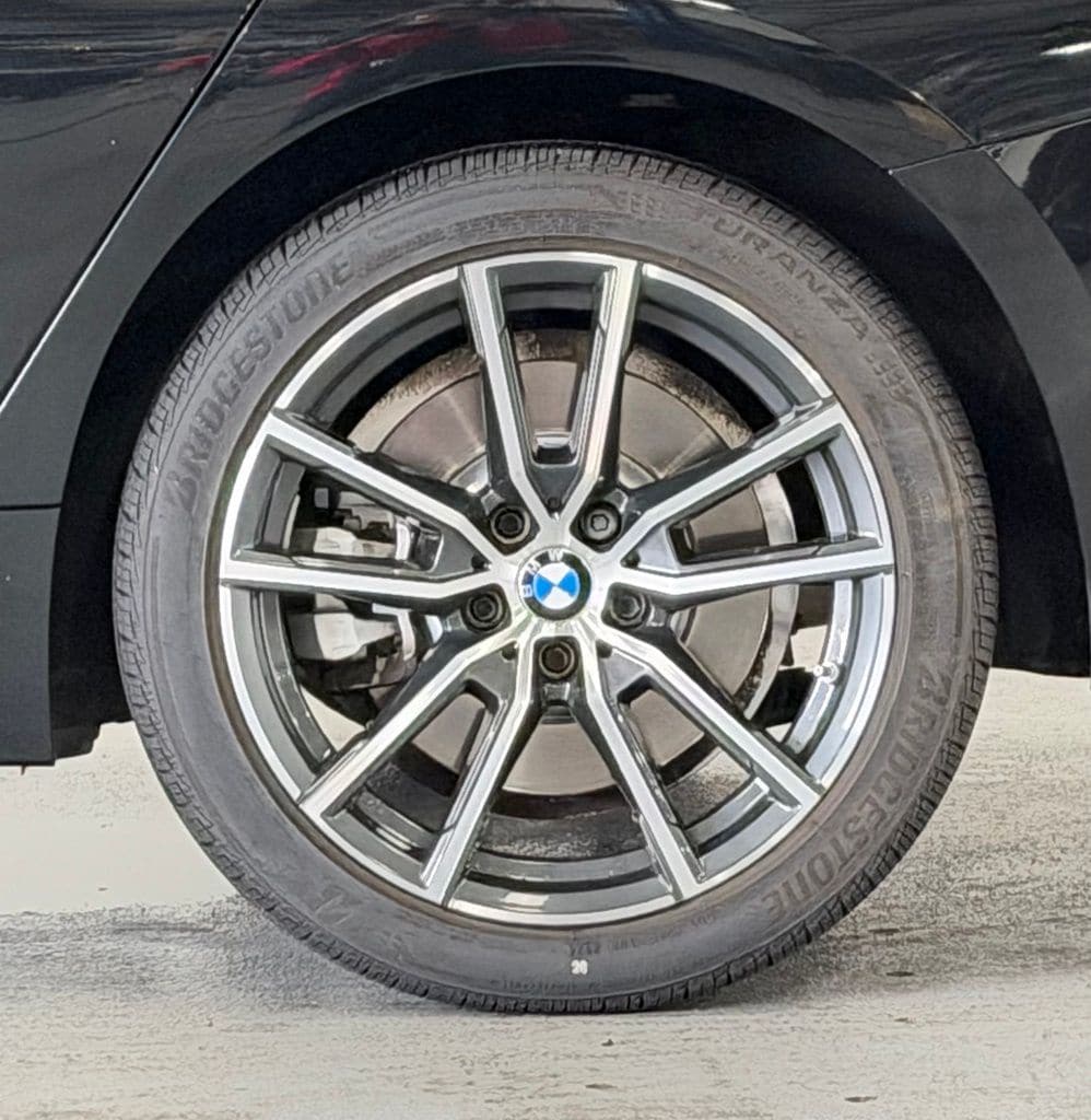 2022 BMW 3 Series 330i - Photo 8