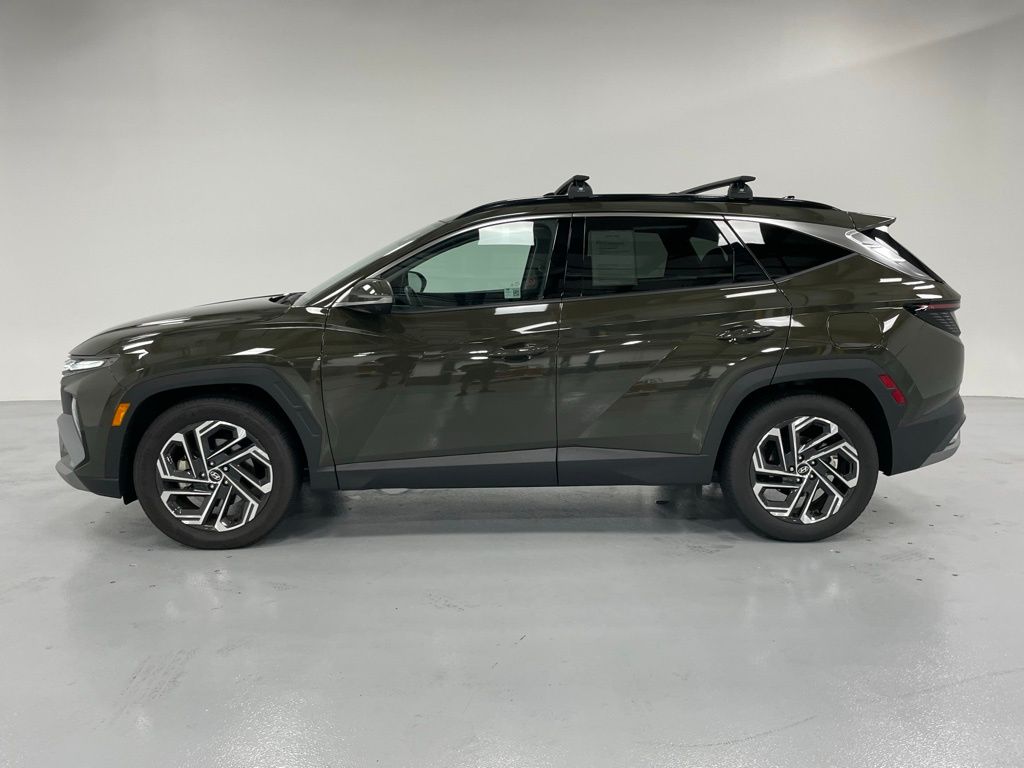 2025 Hyundai Tucson Limited photo 2