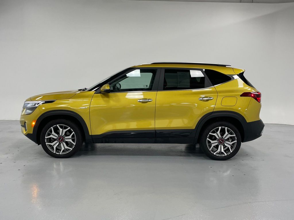 Used 2023 Kia Seltos SX with VIN KNDETCA22P7356692 for sale in Aurora, IL
