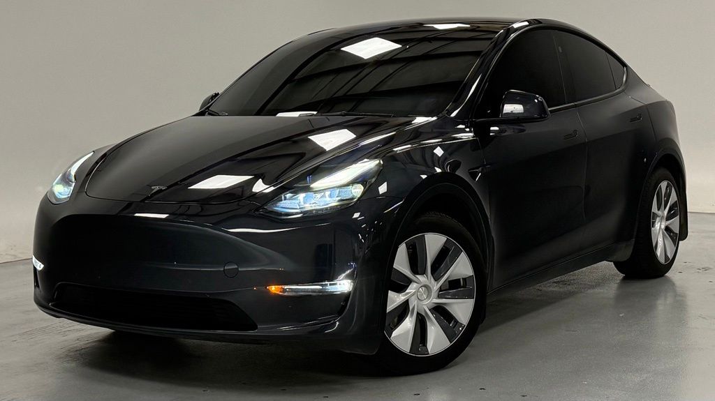 2024 Tesla Model Y Long Range Dual Motor All-Wheel Drive's photo