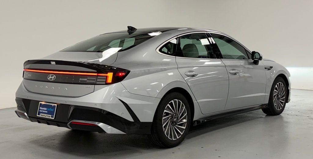 New 2025 Hyundai Sonata Hybrid Limited Sedan