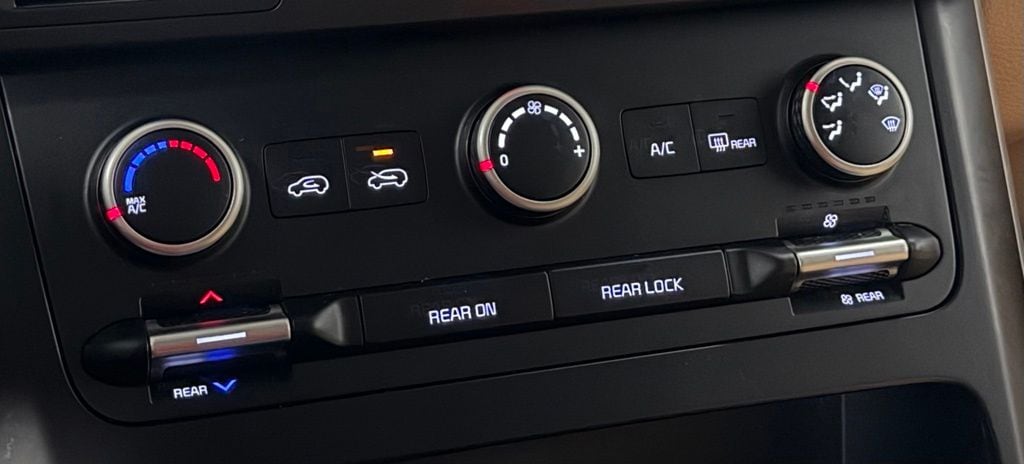 2023 Kia Carnival LX Seat Pkg - Photo 19