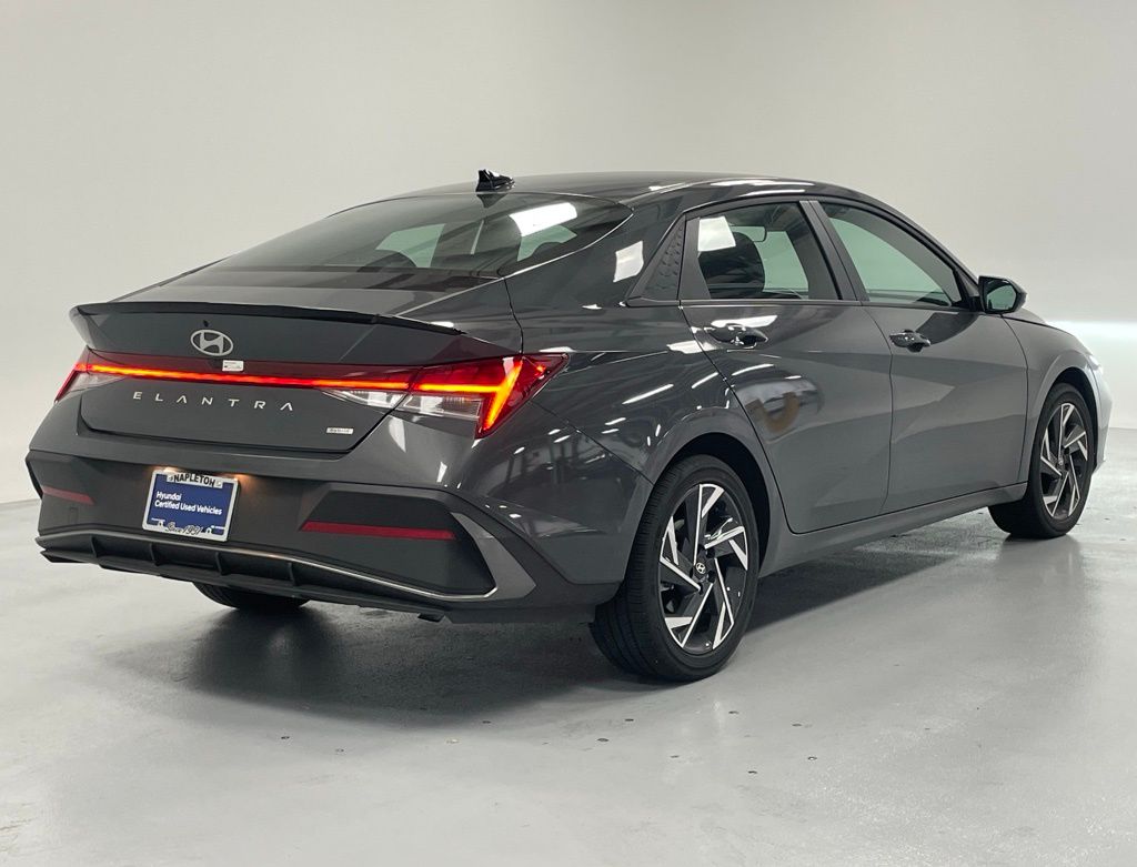 2025 Hyundai Elantra Hybrid SEL Sport photo 4