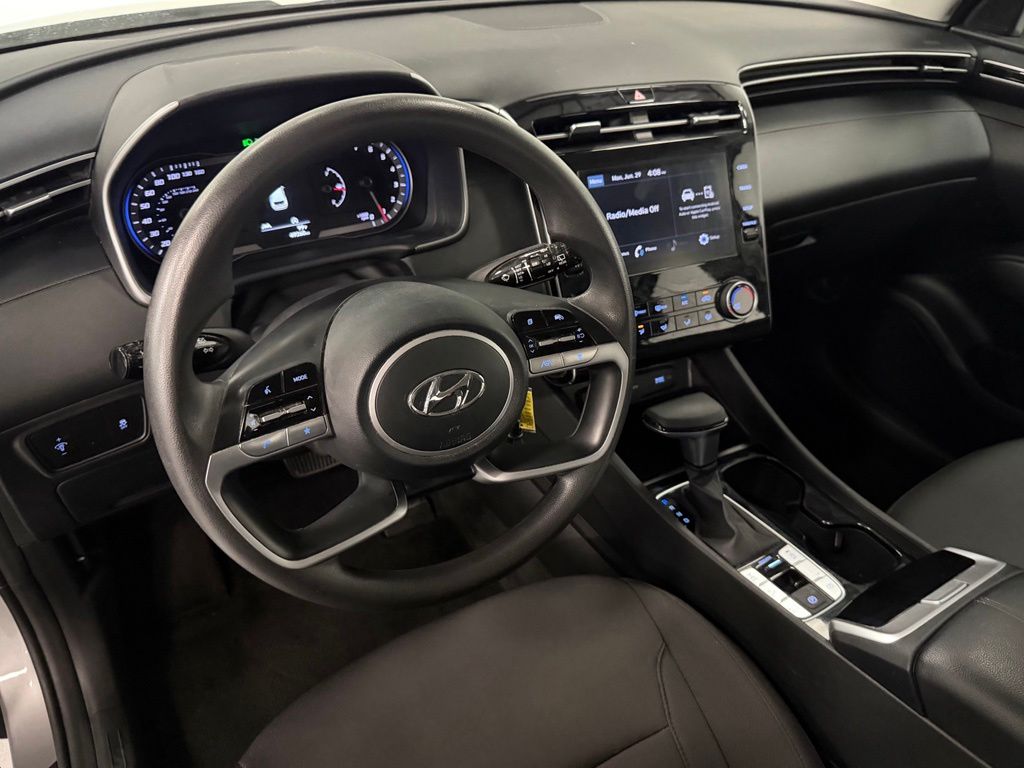 2023 Hyundai Tucson SE - Photo 9
