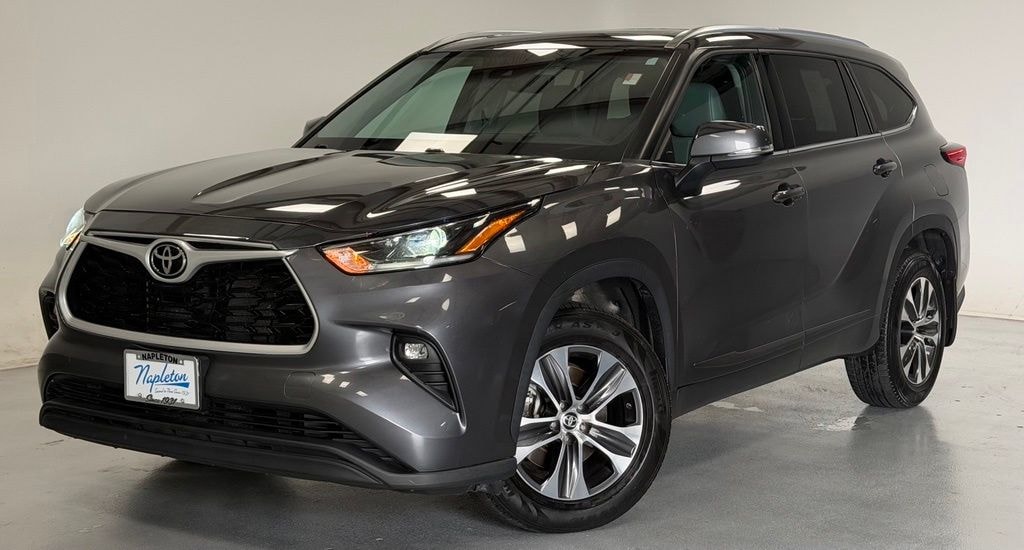 Used 2021 Toyota Highlander XLE SUV
