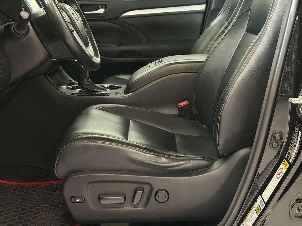 2014 Toyota Highlander XLE - Photo 11