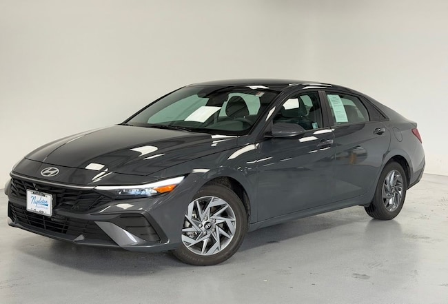 2024 Hyundai Elantra SEL Sedan