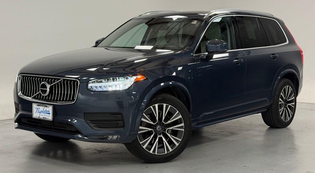 2022 Volvo XC90 T6 Momentum AWD's photo