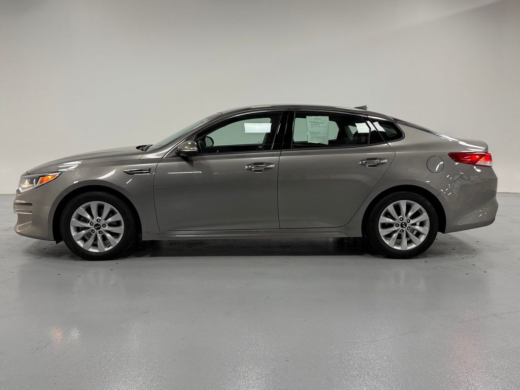 2016 Kia Optima EX photo 2