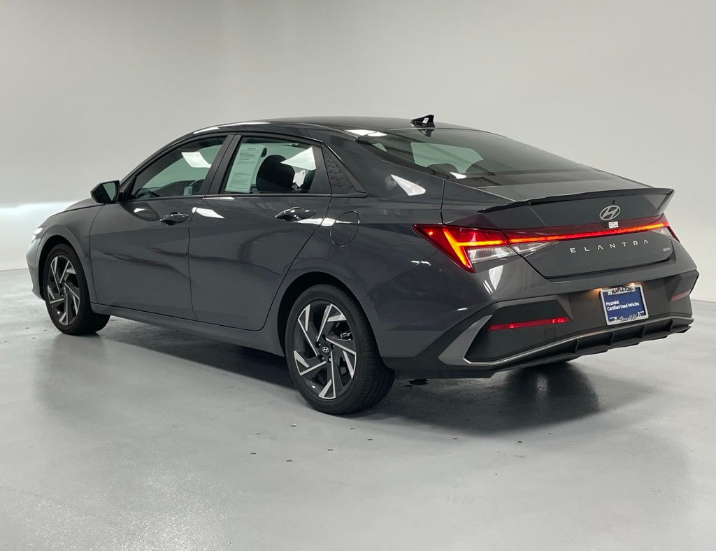 2025 Hyundai Elantra Hybrid SEL Sport photo 3