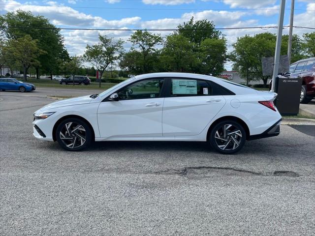2025 Hyundai Elantra Hybrid SEL Sport photo 2
