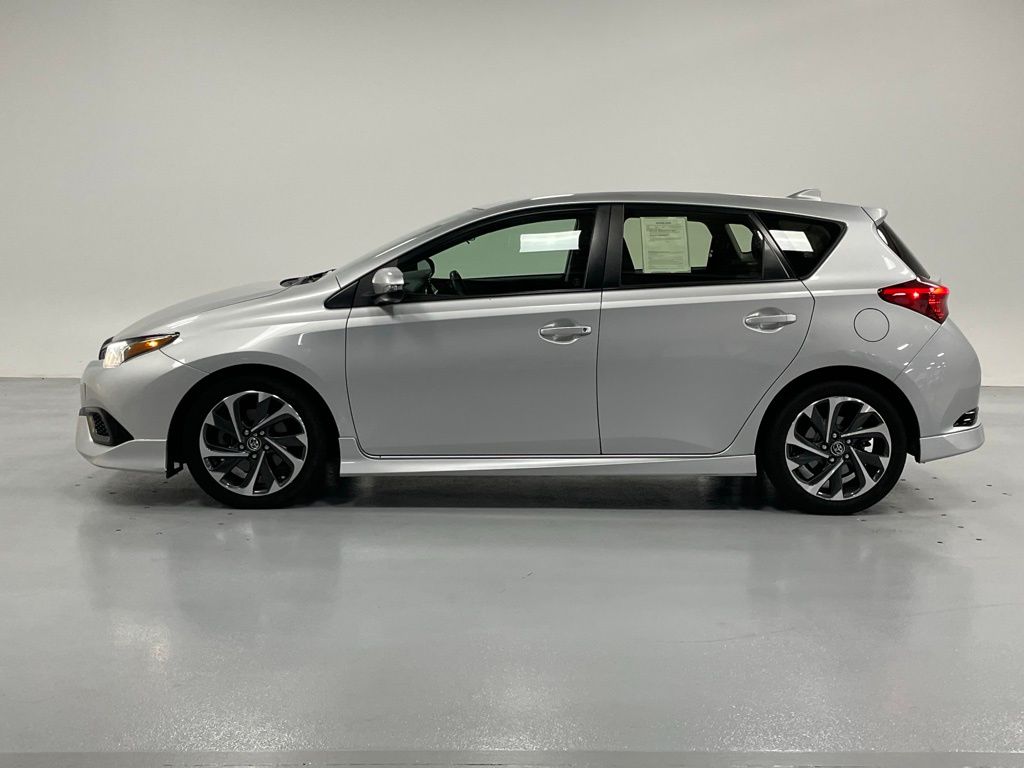 2017 Toyota Corolla iM Base photo 2